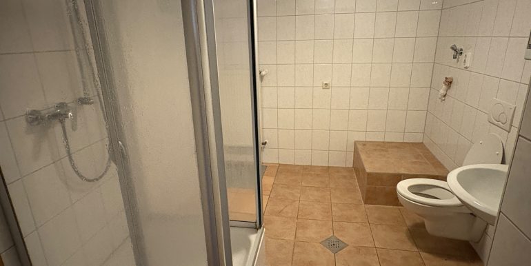 Waschkeller mit Bad