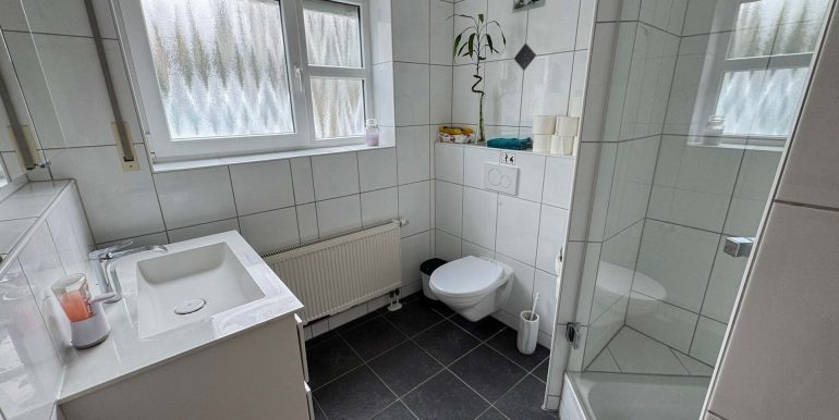 Duschbad EG