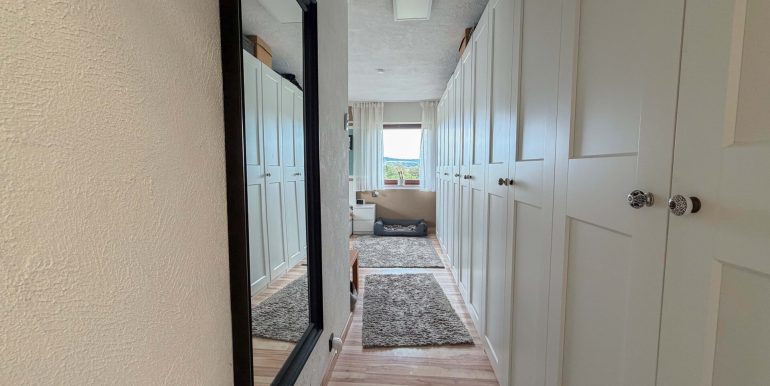 großer Schrank möglich